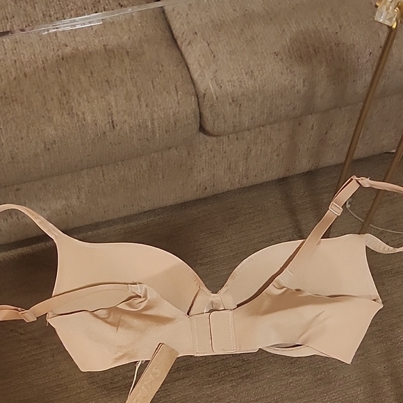 SKIMS Nude Bra - Picture 3 of 3